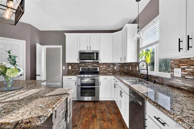 109 Crimson Oaks Court, Lake St Louis, MO 63367