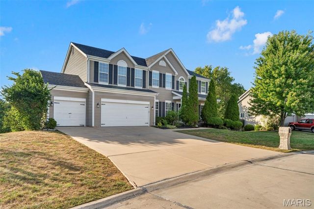 109 Crimson Oaks Court, Lake St Louis, MO 63367