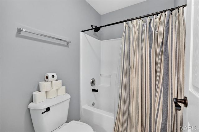 109 Crimson Oaks Court, Lake St Louis, MO 63367