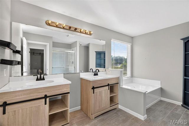 109 Crimson Oaks Court, Lake St Louis, MO 63367