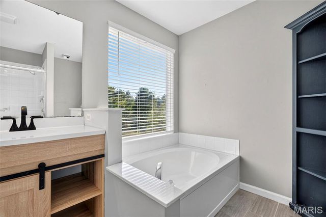 109 Crimson Oaks Court, Lake St Louis, MO 63367