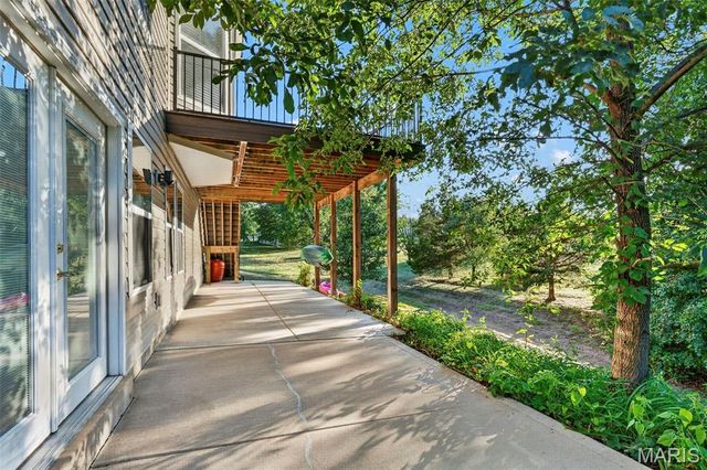 109 Crimson Oaks Court, Lake St Louis, MO 63367
