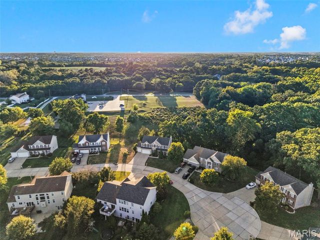 109 Crimson Oaks Court, Lake St Louis, MO 63367