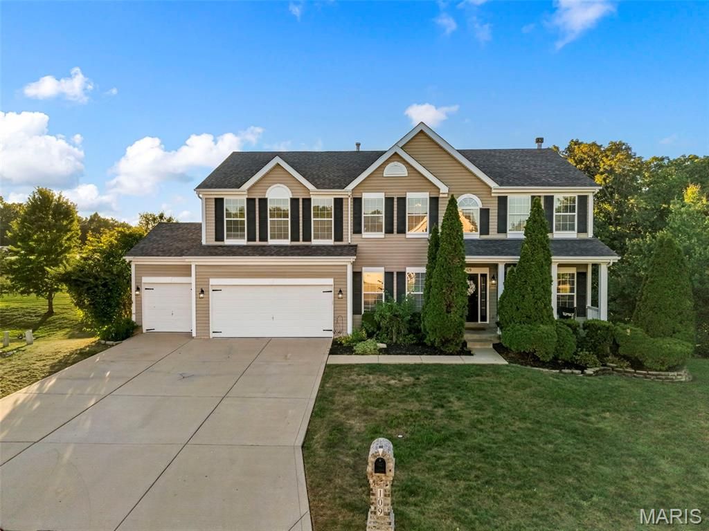 109 Crimson Oaks Court, Lake St Louis, MO 63367
