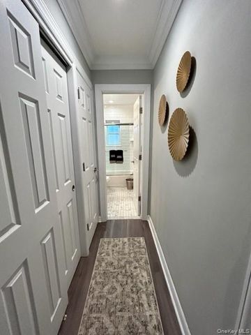 92 South Clinton Avenue 3F, Bay Shore, NY 11706