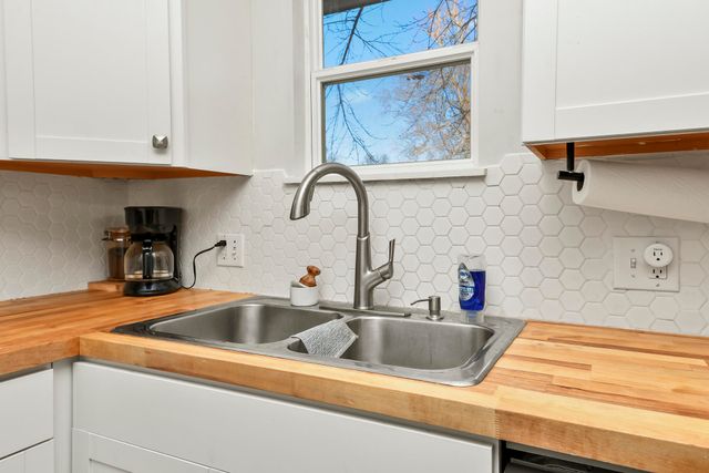 2645 W Woodlawn Street, Springfield, MO 65803