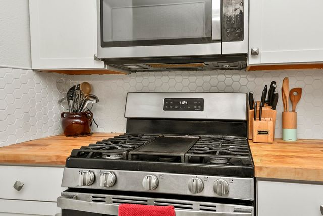 2645 W Woodlawn Street, Springfield, MO 65803