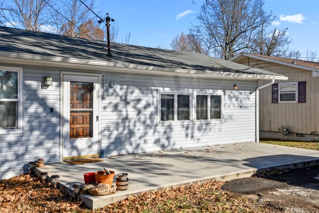 2645 W Woodlawn Street, Springfield, MO 65803