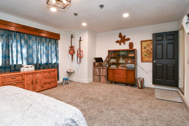 2645 W Woodlawn Street, Springfield, MO 65803