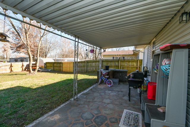 2645 W Woodlawn Street, Springfield, MO 65803
