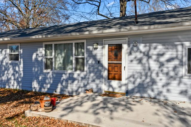 2645 W Woodlawn Street, Springfield, MO 65803