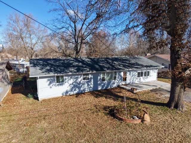 2645 W Woodlawn Street, Springfield, MO 65803