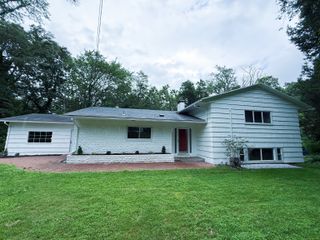 182 Knoll Drive, Hamden, CT 06518