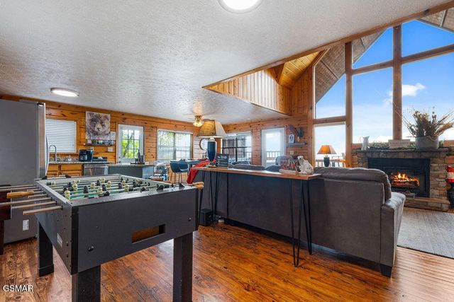 1582 Bears Den Way, Sevierville, TN 37862
