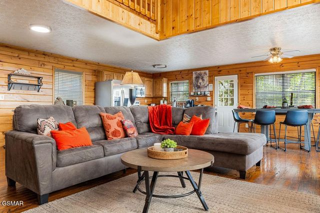 1582 Bears Den Way, Sevierville, TN 37862