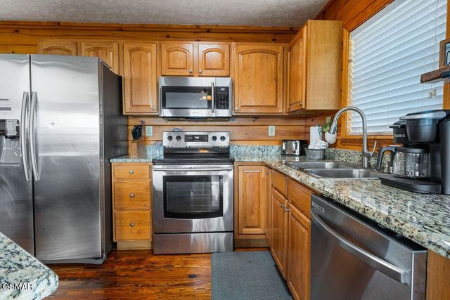 1582 Bears Den Way, Sevierville, TN 37862