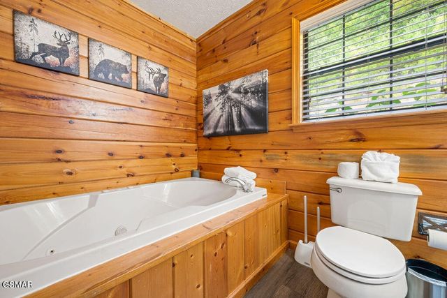 1582 Bears Den Way, Sevierville, TN 37862