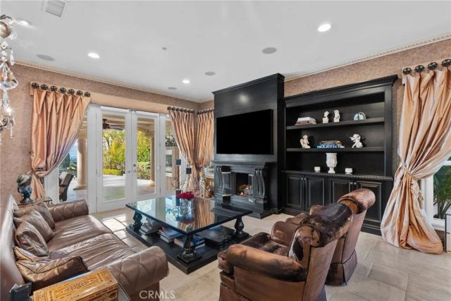 3724 Winford Drive, Tarzana, CA 91356