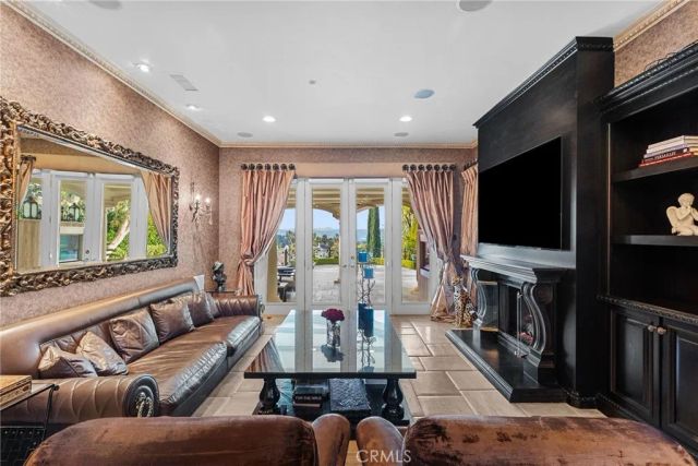 3724 Winford Drive, Tarzana, CA 91356