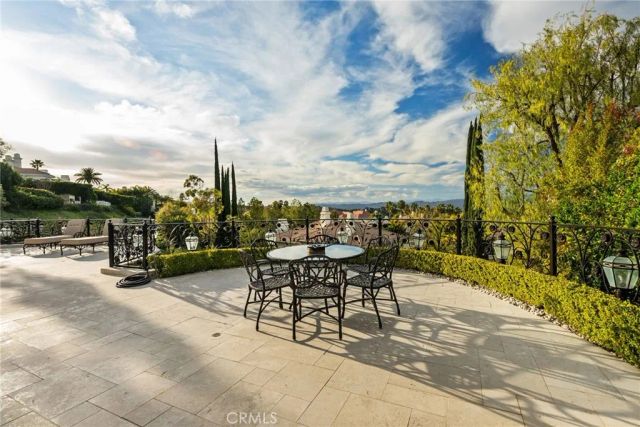3724 Winford Drive, Tarzana, CA 91356