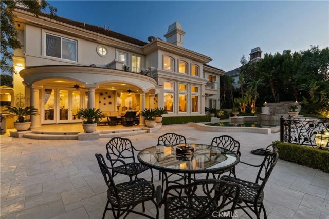 3724 Winford Drive, Tarzana, CA 91356