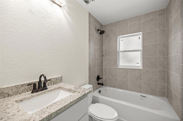 118 BAY DRIVE, Ocklawaha, FL 32179