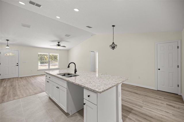 118 BAY DRIVE, Ocklawaha, FL 32179