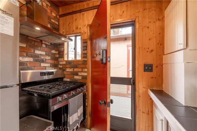 746 Villa Grove Avenue, Big Bear City, CA 92314