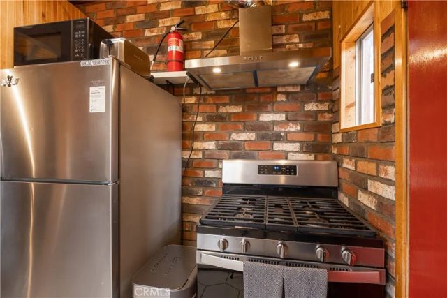 746 Villa Grove Avenue, Big Bear City, CA 92314