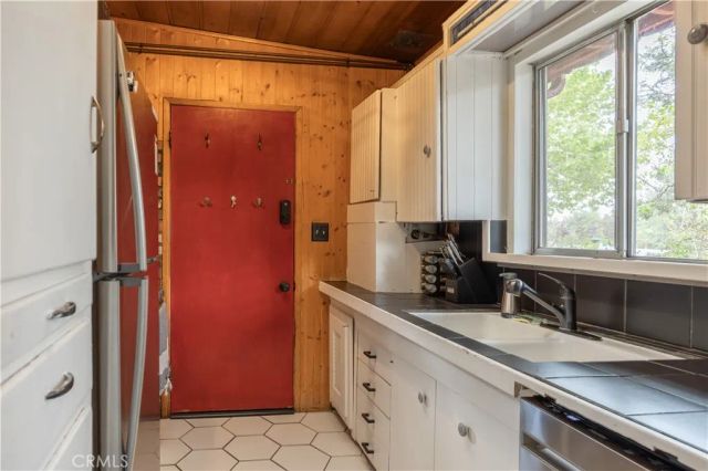 746 Villa Grove Avenue, Big Bear City, CA 92314