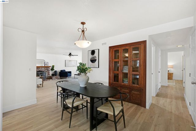 25353 Calaroga Ave, Hayward, CA 94545