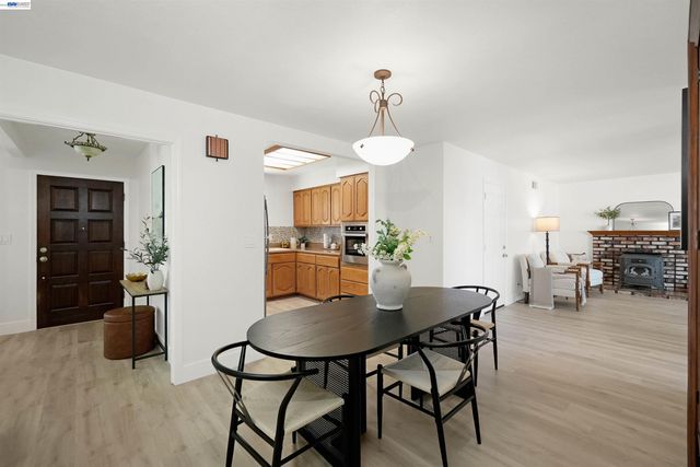 25353 Calaroga Ave, Hayward, CA 94545