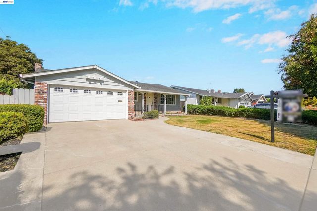 25353 Calaroga Ave, Hayward, CA 94545