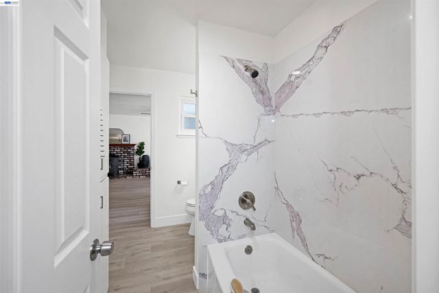 25353 Calaroga Ave, Hayward, CA 94545