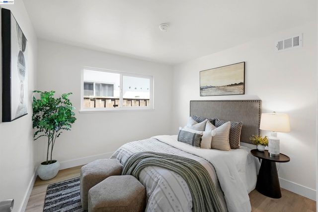 25353 Calaroga Ave, Hayward, CA 94545