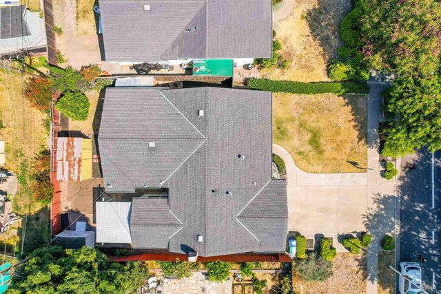 25353 Calaroga Ave, Hayward, CA 94545