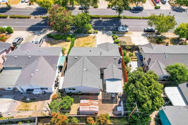 25353 Calaroga Ave, Hayward, CA 94545