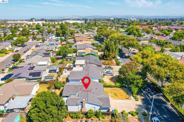25353 Calaroga Ave, Hayward, CA 94545