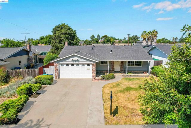 25353 Calaroga Ave, Hayward, CA 94545