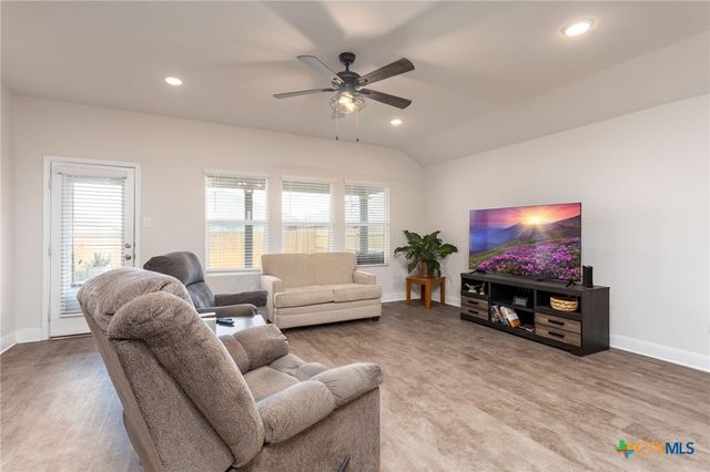1441 Parkwood, Seguin, TX 78155