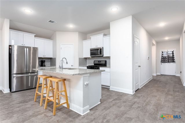 1441 Parkwood, Seguin, TX 78155