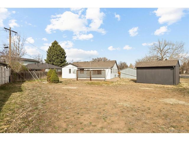 998 Toledo St, Aurora, CO 80011