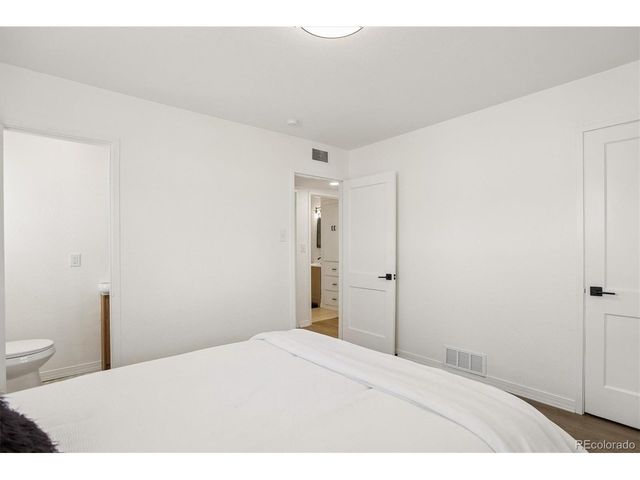 998 Toledo St, Aurora, CO 80011