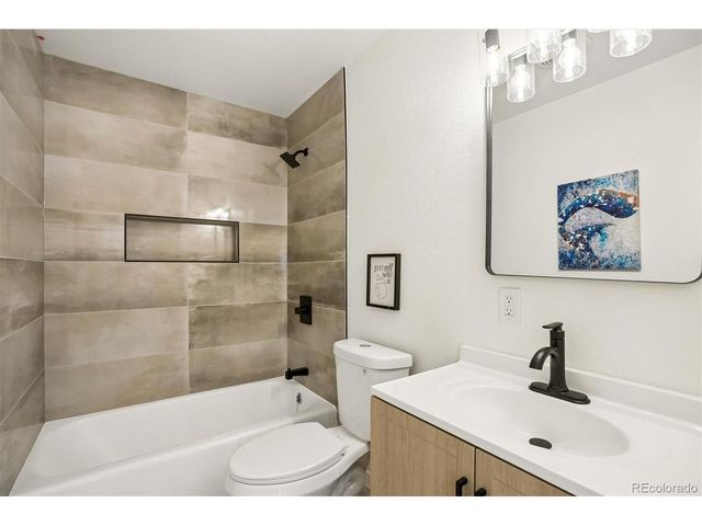 998 Toledo St, Aurora, CO 80011