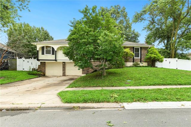 16505 Greenwald Drive, Belton, MO 64012