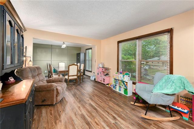 16505 Greenwald Drive, Belton, MO 64012
