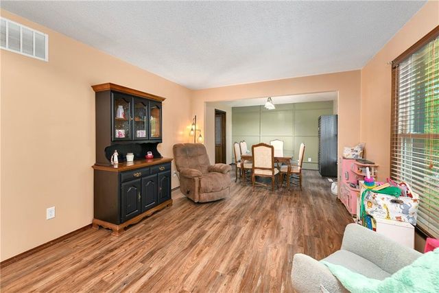 16505 Greenwald Drive, Belton, MO 64012