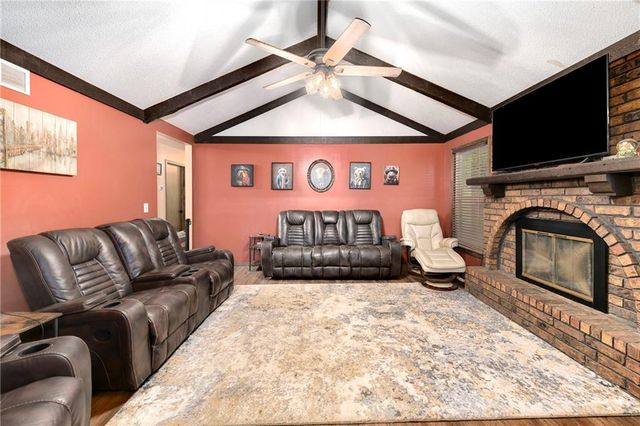 16505 Greenwald Drive, Belton, MO 64012