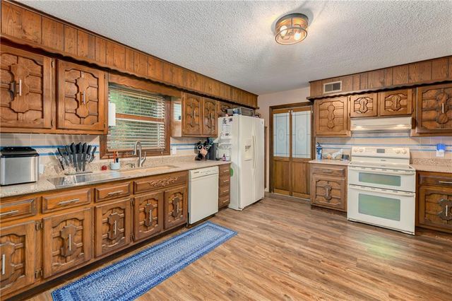 16505 Greenwald Drive, Belton, MO 64012