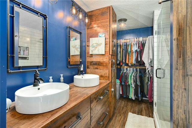 16505 Greenwald Drive, Belton, MO 64012